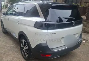 Peugeot 5008 2022 White