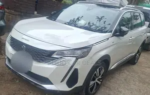 Peugeot 5008 2022 White