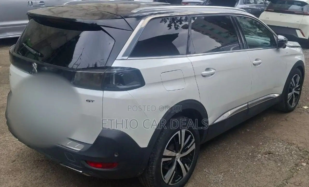 Peugeot 5008 2022 White