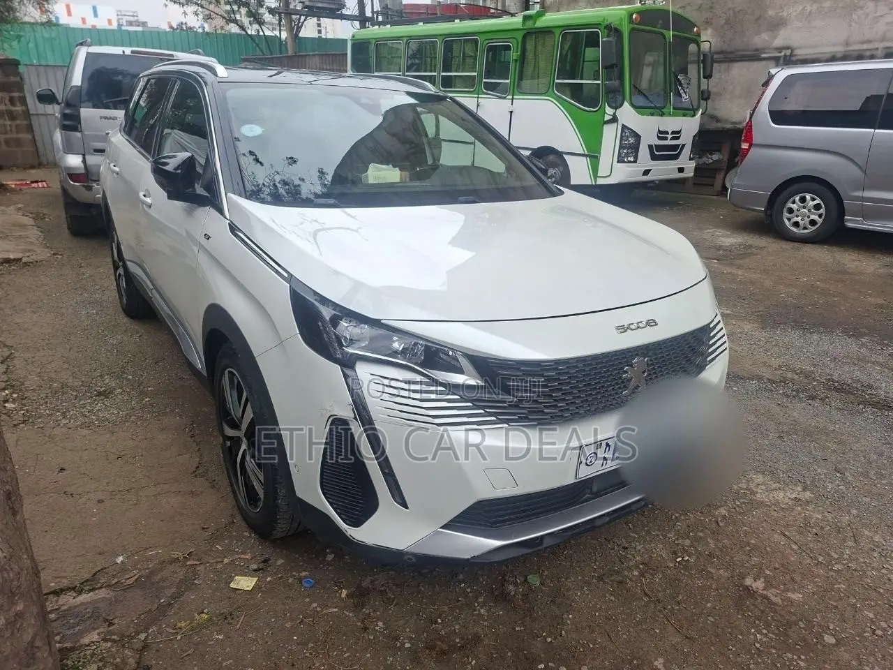 Peugeot 5008 2022 White