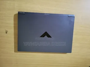 Laptop HP 15-f272wm 16GB Intel Core i5 SSHD (Hybrid) 500GB