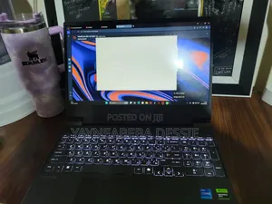 Laptop HP 15-f272wm 16GB Intel Core i5 SSHD (Hybrid) 500GB