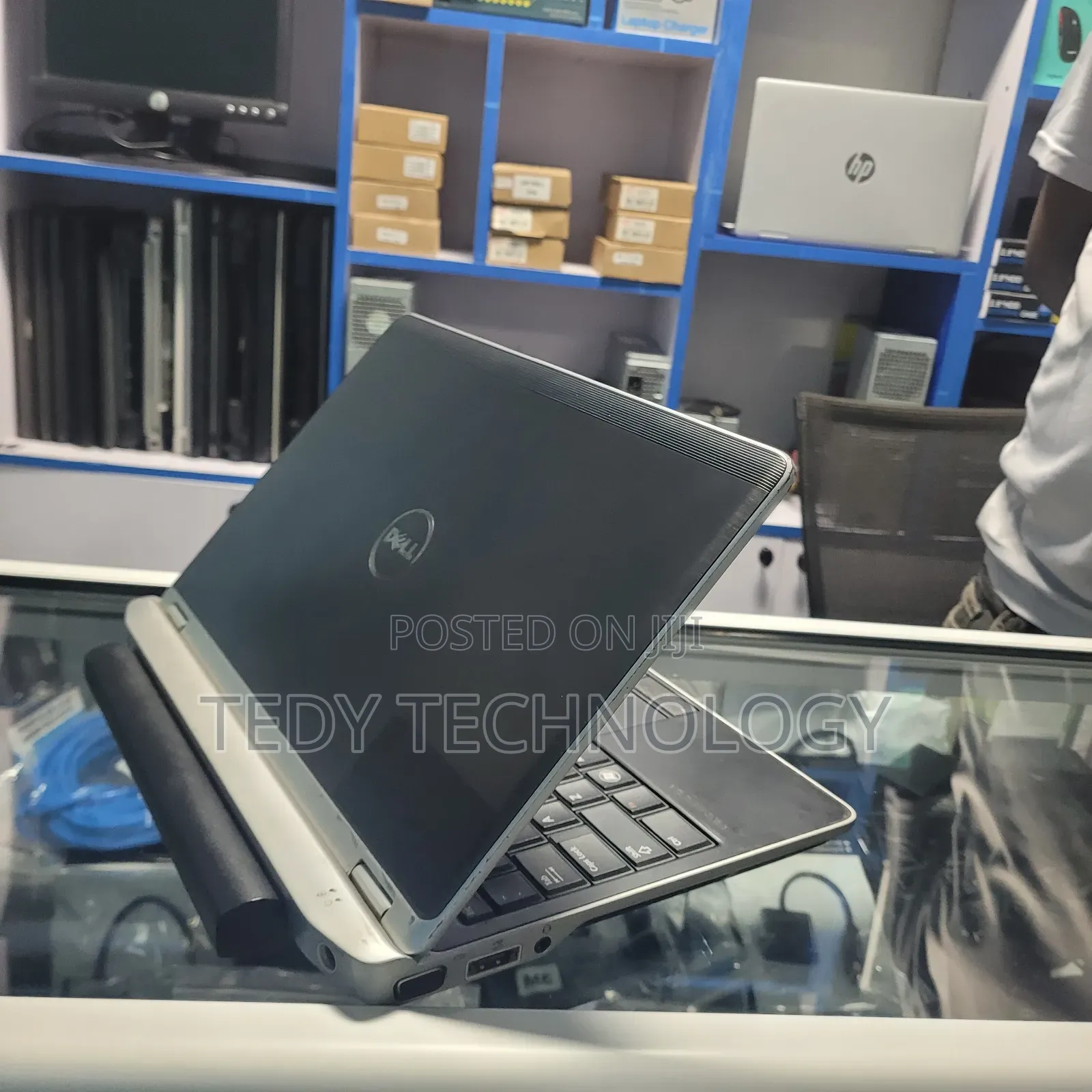 Laptop Dell Latitude 5310 4GB Intel Core i5 HDD 500GB