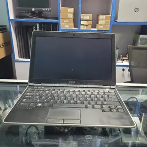 Laptop Dell Latitude 5310 4GB Intel Core i5 HDD 500GB