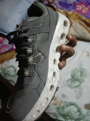 በጣም ኦርጂናልና ቆንጆ እስኬቸር ጫማ