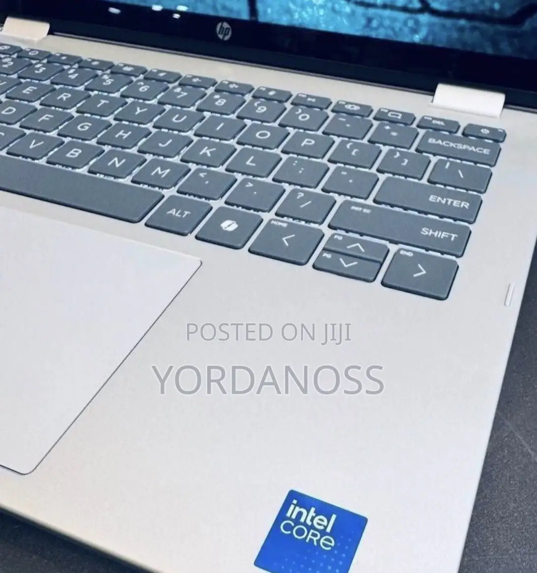 New Laptop HP OmniBook 5 Flip 16GB Intel Core 7 SSD 512GB