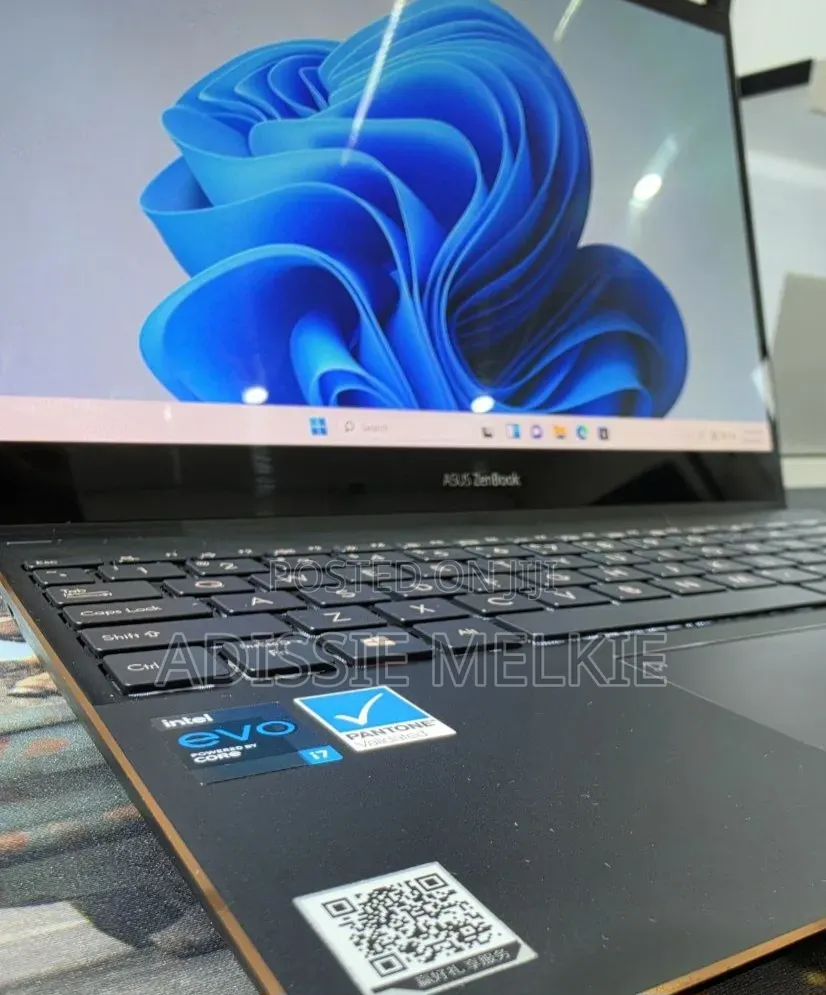 New Laptop Asus Zenbook 14 16GB Intel Core i7 SSD 512GB