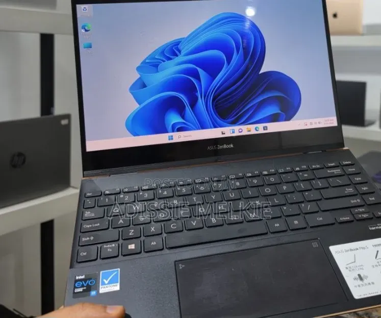 New Laptop Asus Zenbook 14 16GB Intel Core i7 SSD 512GB