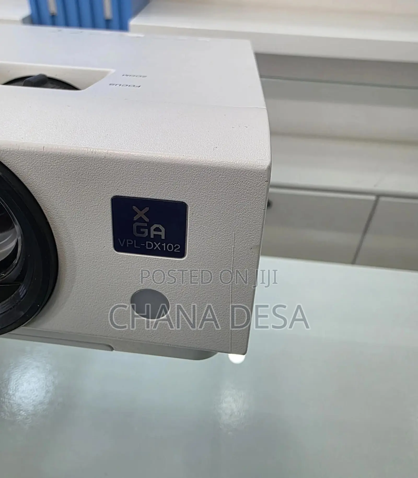 Sony VPL-DX102