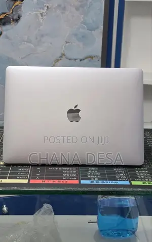 New Laptop Apple MacBook Pro 2022 M2 8GB Apple M2 SSD 256GB