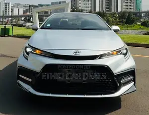 Toyota Corolla 2022 Silver
