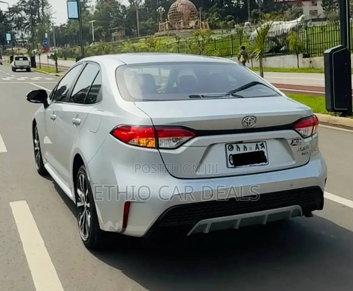 Toyota Corolla 2022 Silver