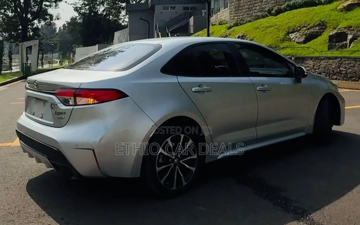Toyota Corolla 2022 Silver