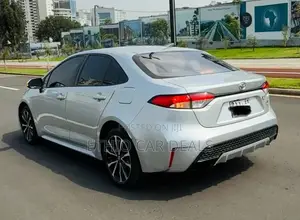 Toyota Corolla 2022 Silver