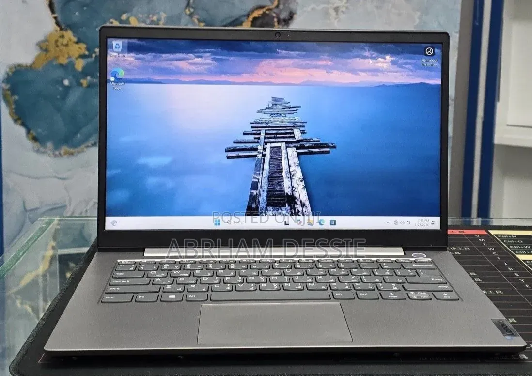 New Laptop Lenovo 8GB Intel Core i5 SSD 512GB