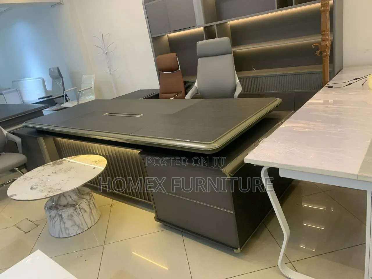 Deluxe Executive Table – ለአስተዳዳሪ ቢሮ