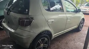 Toyota Vitz 2002 Gold