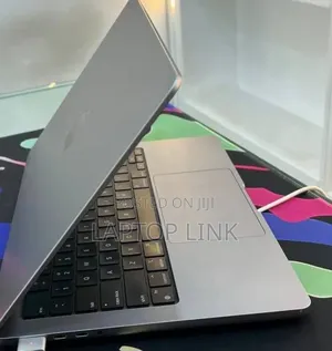 New Laptop Apple MacBook Pro 2023 M3 8GB Apple M3 Pro SSD 512GB