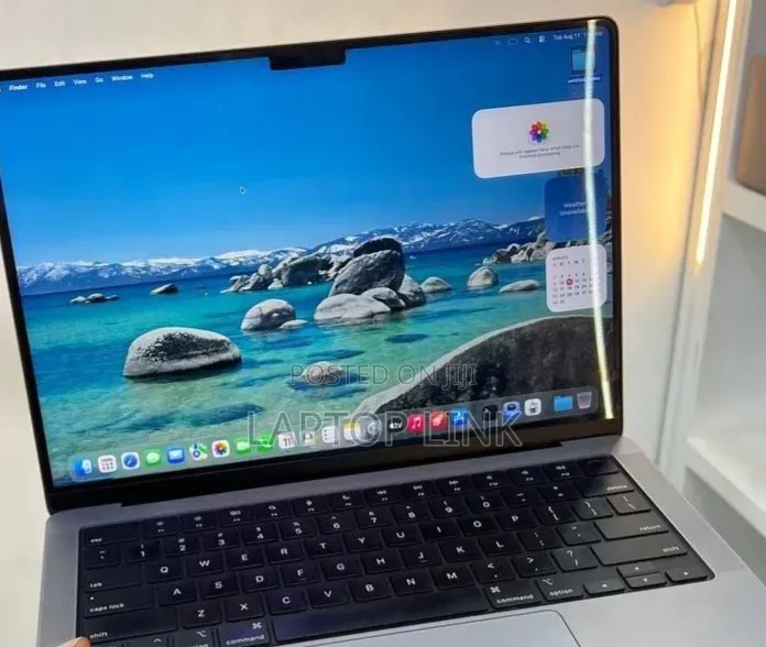 New Laptop Apple MacBook Pro 2023 M3 8GB Apple M3 Pro SSD 512GB