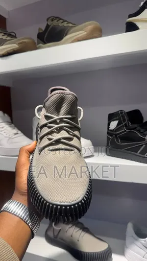 Adidas Yeezy