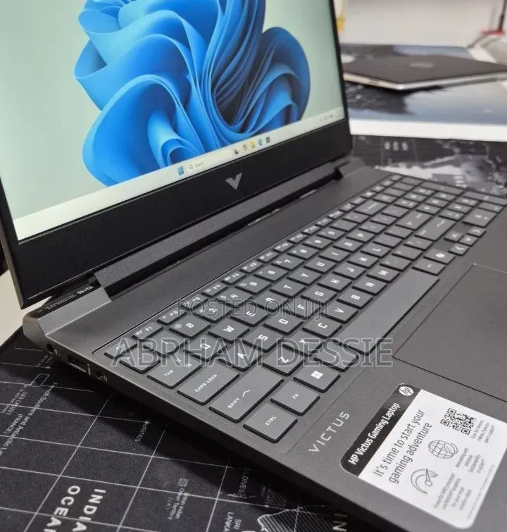 New Laptop HP 16GB AMD Ryzen 7 SSD 512GB