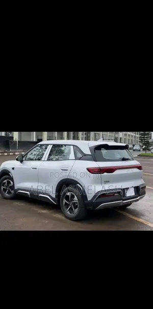 BYD Yuan Up 2025 Silver