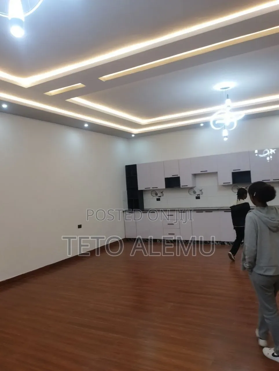 7bdrm House in ለሽያጭ የቀረበ 150 ካሬ ቦታ, Bole for sale