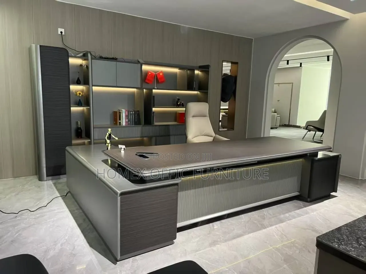 Deluxe Executive Table |