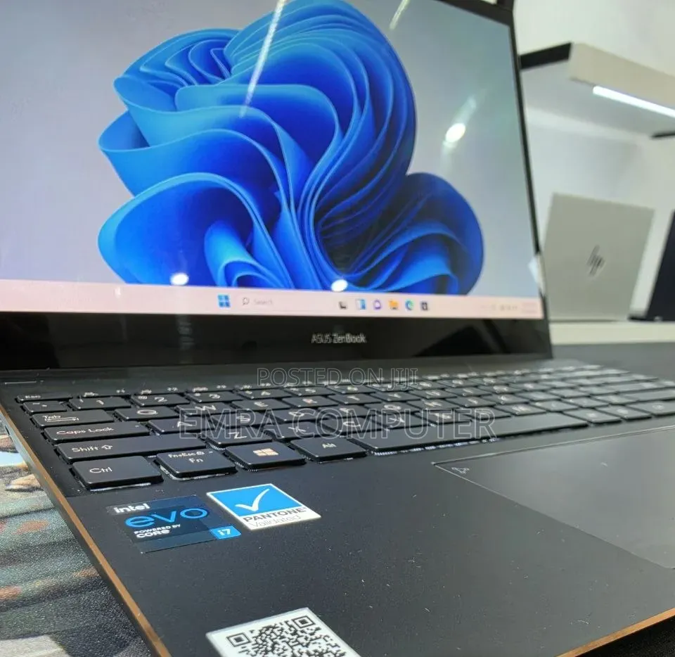 New Laptop Asus 16GB Intel Core i7 SSD 512GB