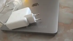 Laptop Apple MacBook Pro 2017 8GB Intel Core i5 SSD 256GB