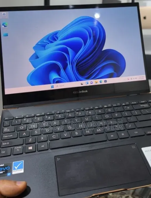 New Laptop Asus UX360CA 16GB Intel Core i7 SSD 512GB