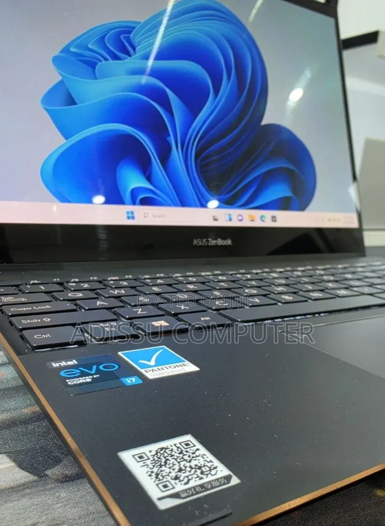 New Laptop Asus UX360CA 16GB Intel Core i7 SSD 512GB