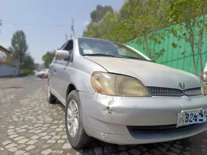 Toyota Platz 2001 Silver