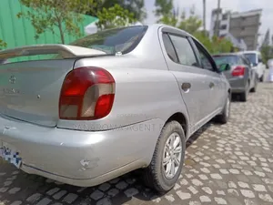 Toyota Platz 2001 Silver