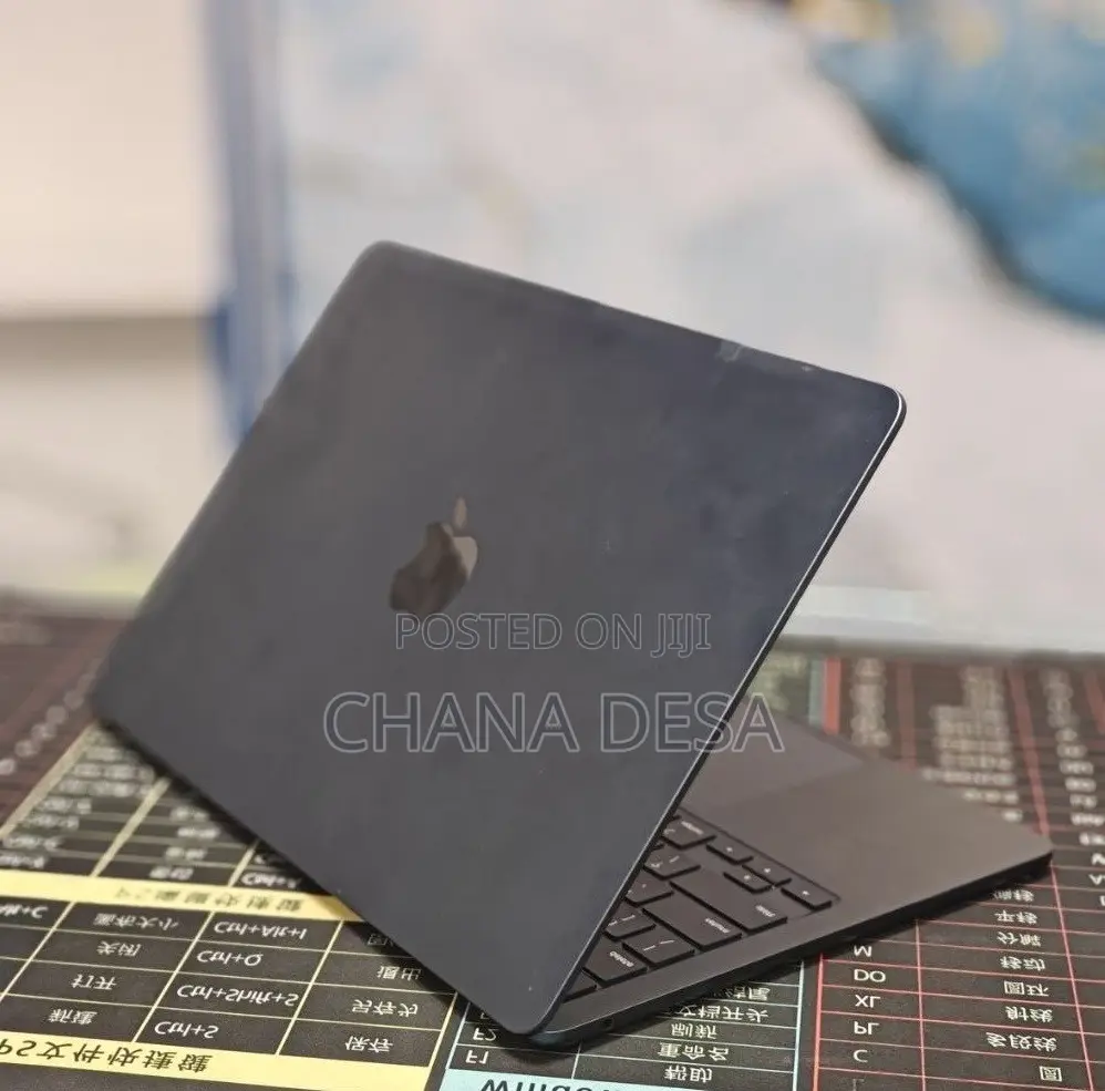 New Laptop Apple MacBook Air 2022 M2 8GB Apple M2 SSD 512GB