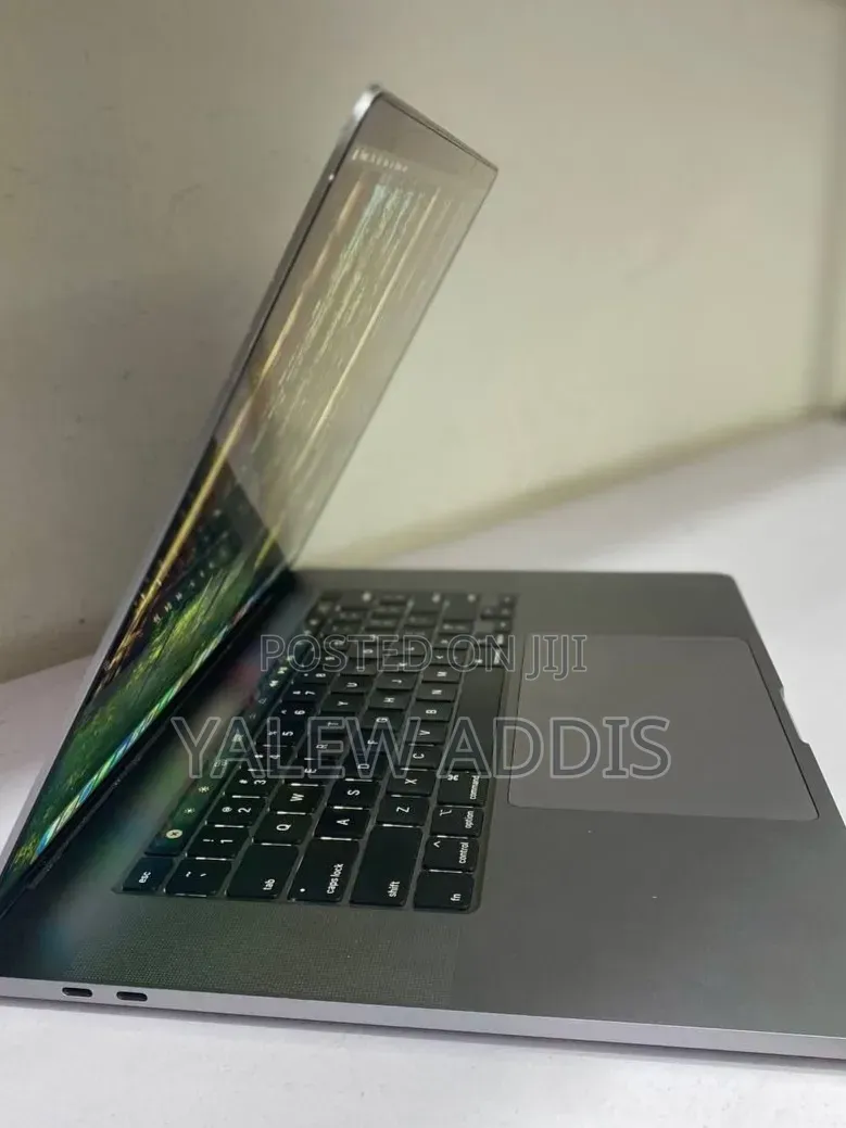 New Laptop Apple MacBook Pro 2019 16GB Intel Core i9 SSD 1T
