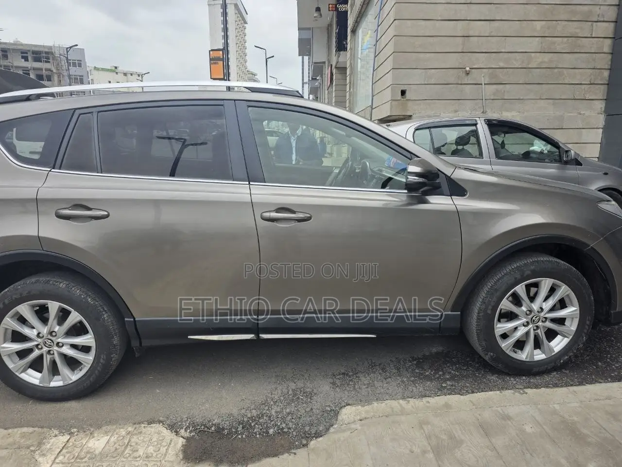Toyota RAV4 2016 Gold