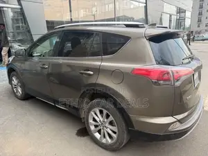 Toyota RAV4 2016 Gold