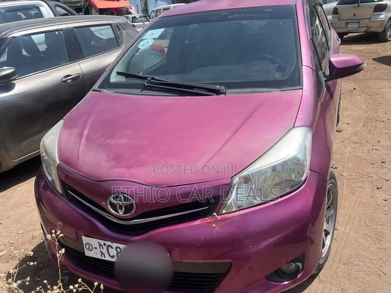 Toyota Yaris 2012 Pink
