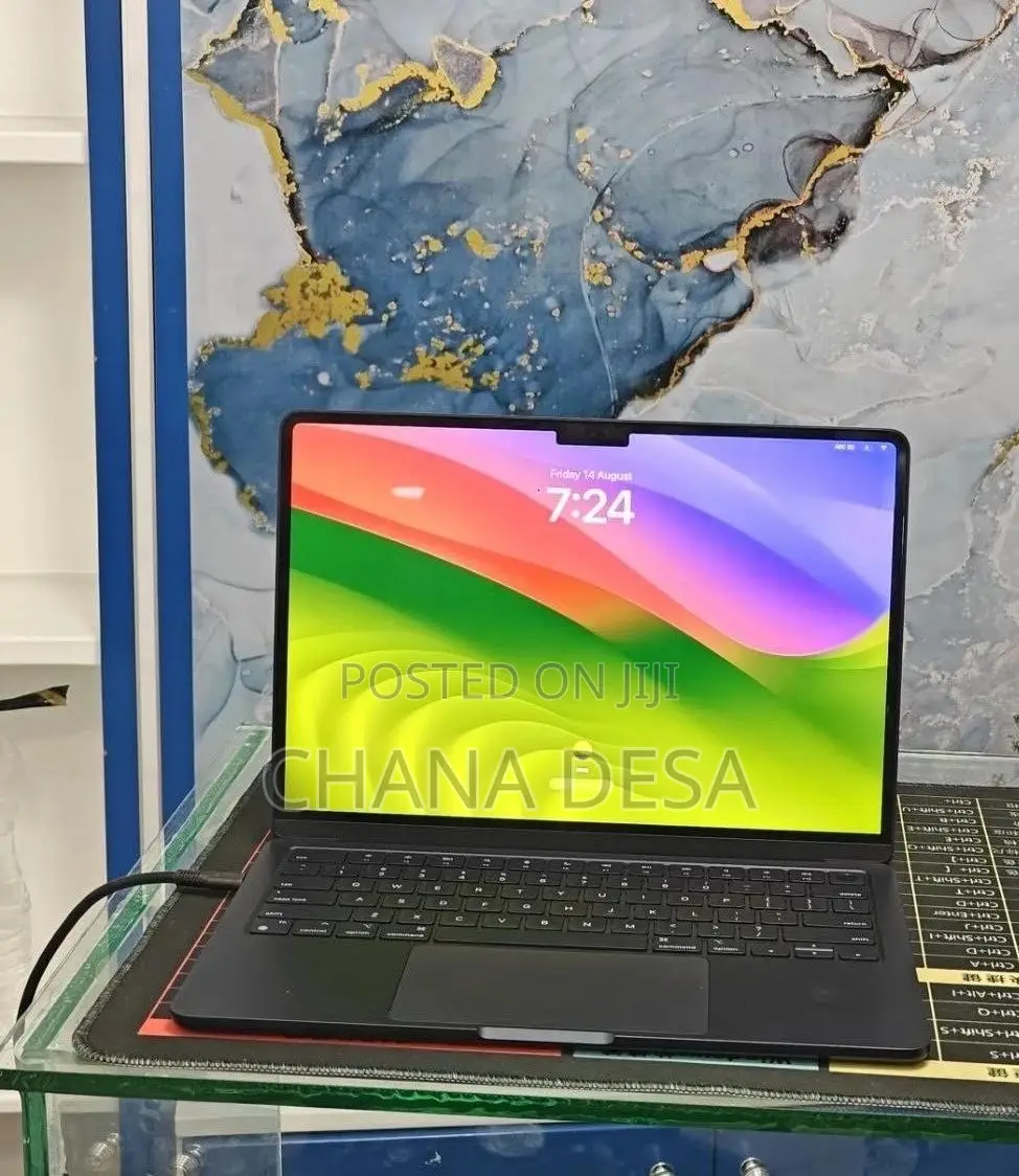 New Laptop Apple MacBook Air 2022 M2 8GB Apple M2 SSD 512GB