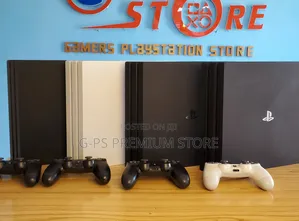 PS4 Pro + 1 Original Joystick