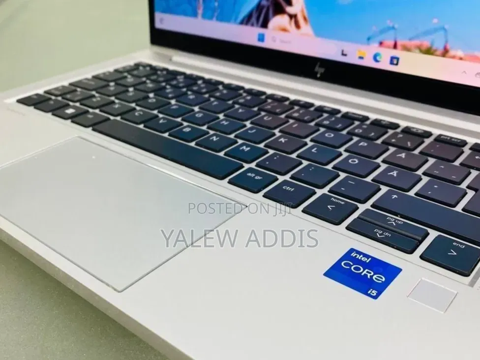 New Laptop HP EliteBook 830 G8 16GB Intel Core i5 SSD 512GB