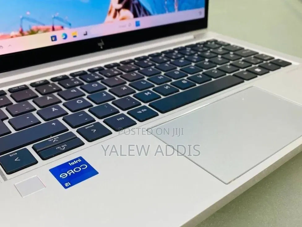 New Laptop HP EliteBook 830 G8 16GB Intel Core i5 SSD 512GB