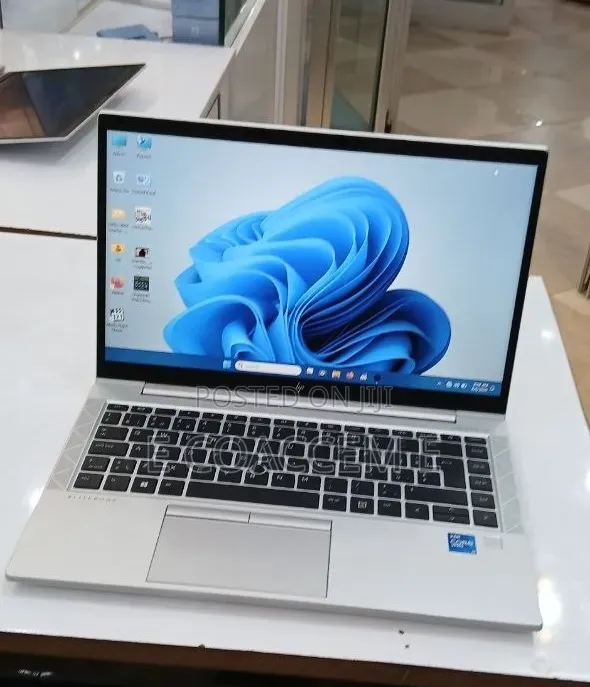 New Laptop HP 16GB Intel Core i5 SSD 512GB