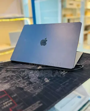 New Laptop Apple MacBook Air 2024 M3 8GB Apple M3 SSD 256GB