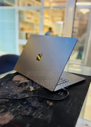 New Laptop Apple MacBook Air 2024 M3 8GB Apple M3 SSD 256GB