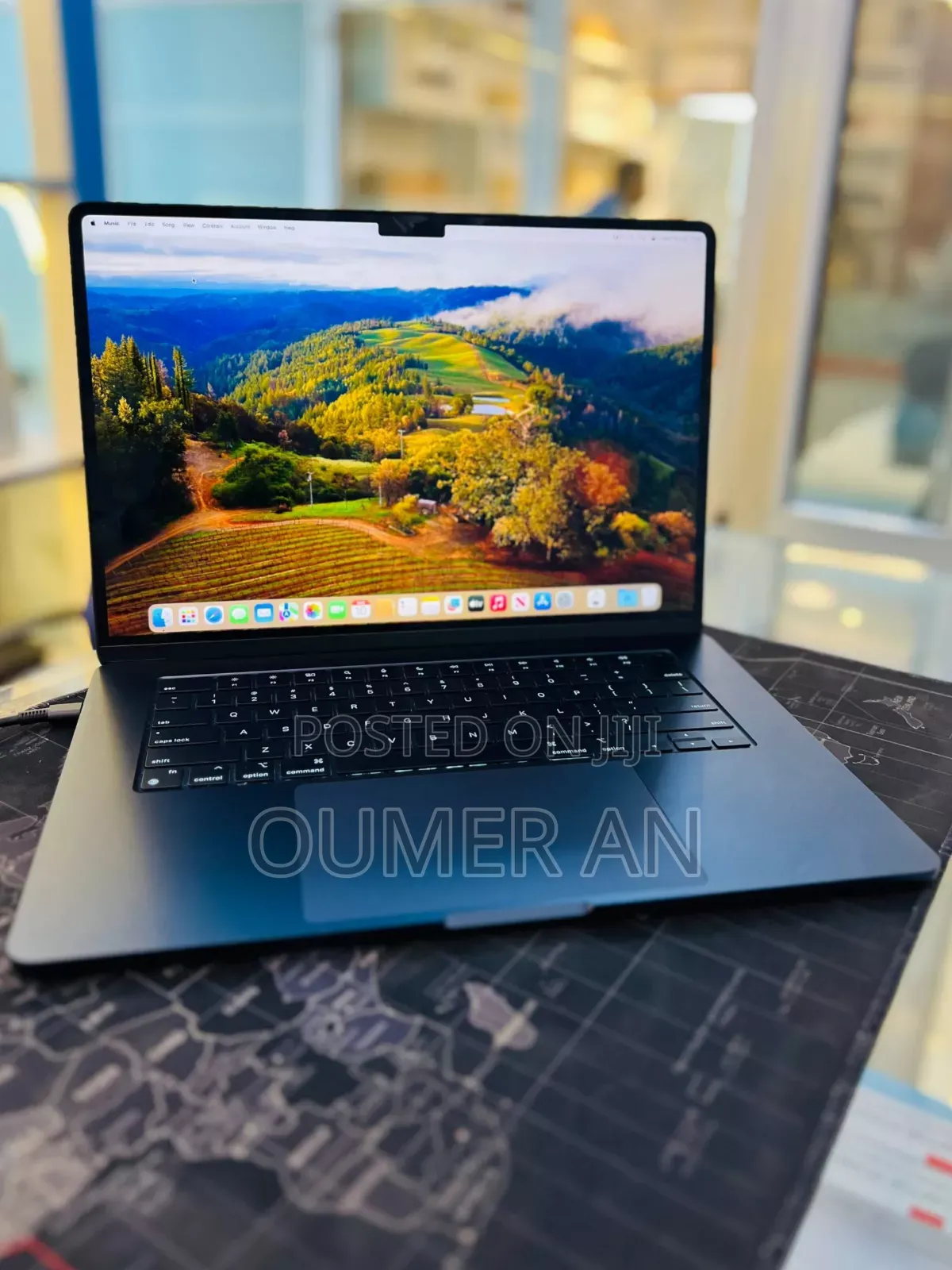 New Laptop Apple MacBook Air 2024 M3 8GB Apple M3 SSD 256GB