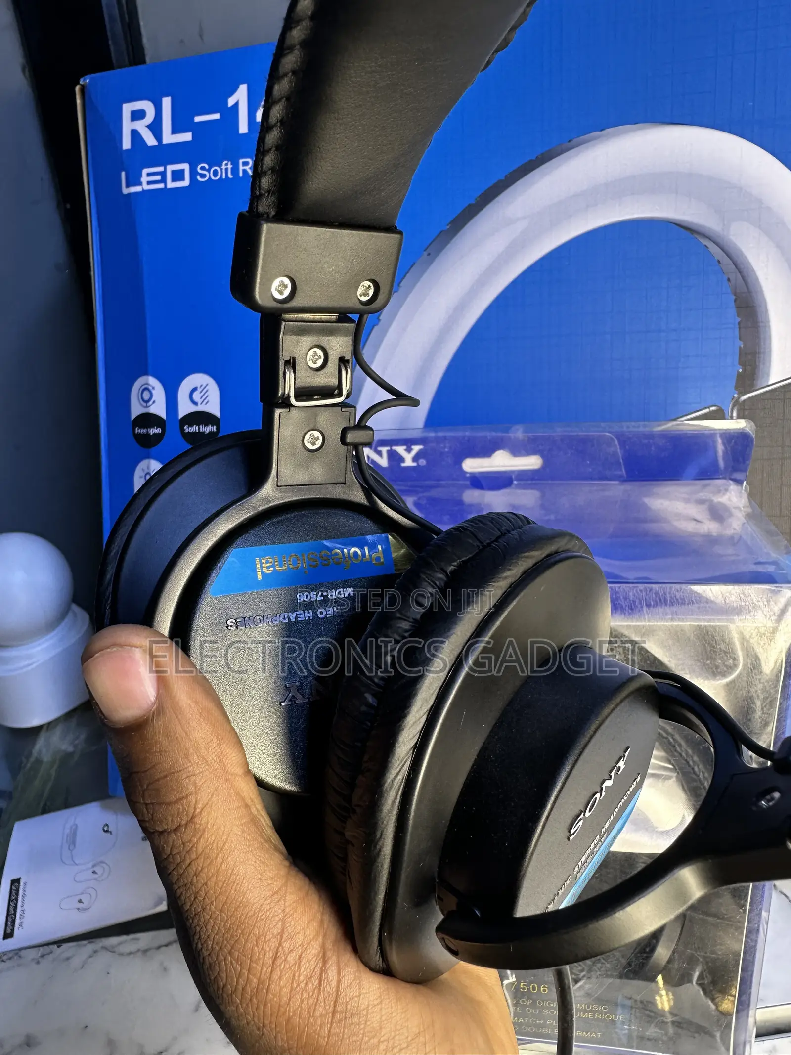 Sony MDR-7506 Professional Wired Stereo Headphones – Studio Monitor