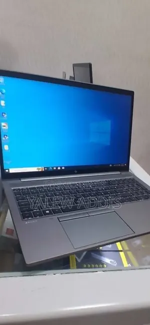 New Laptop HP ZBook Firefly G8 16GB Intel Core i7 SSD 512GB