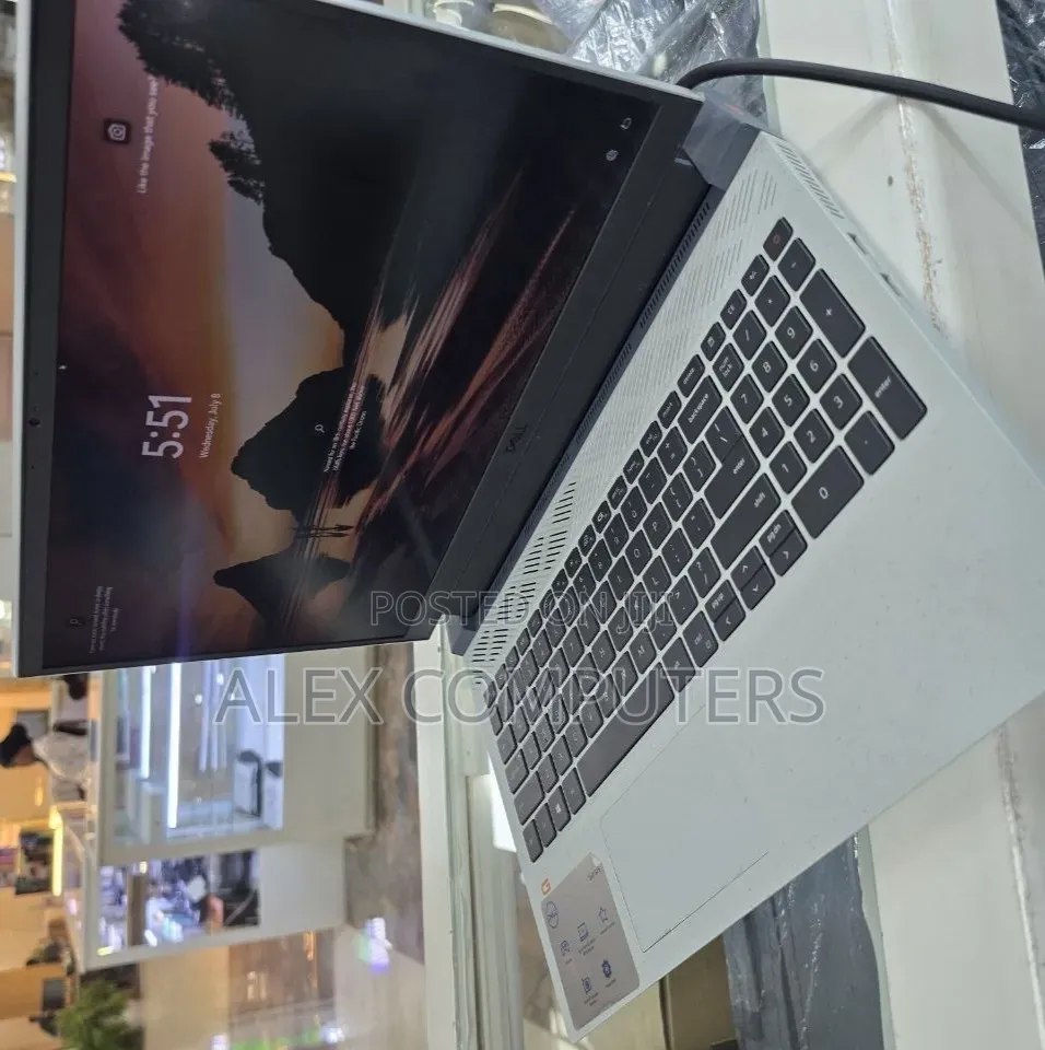 New Laptop Dell G15 5511 16GB Intel Core i7 SSD 512GB